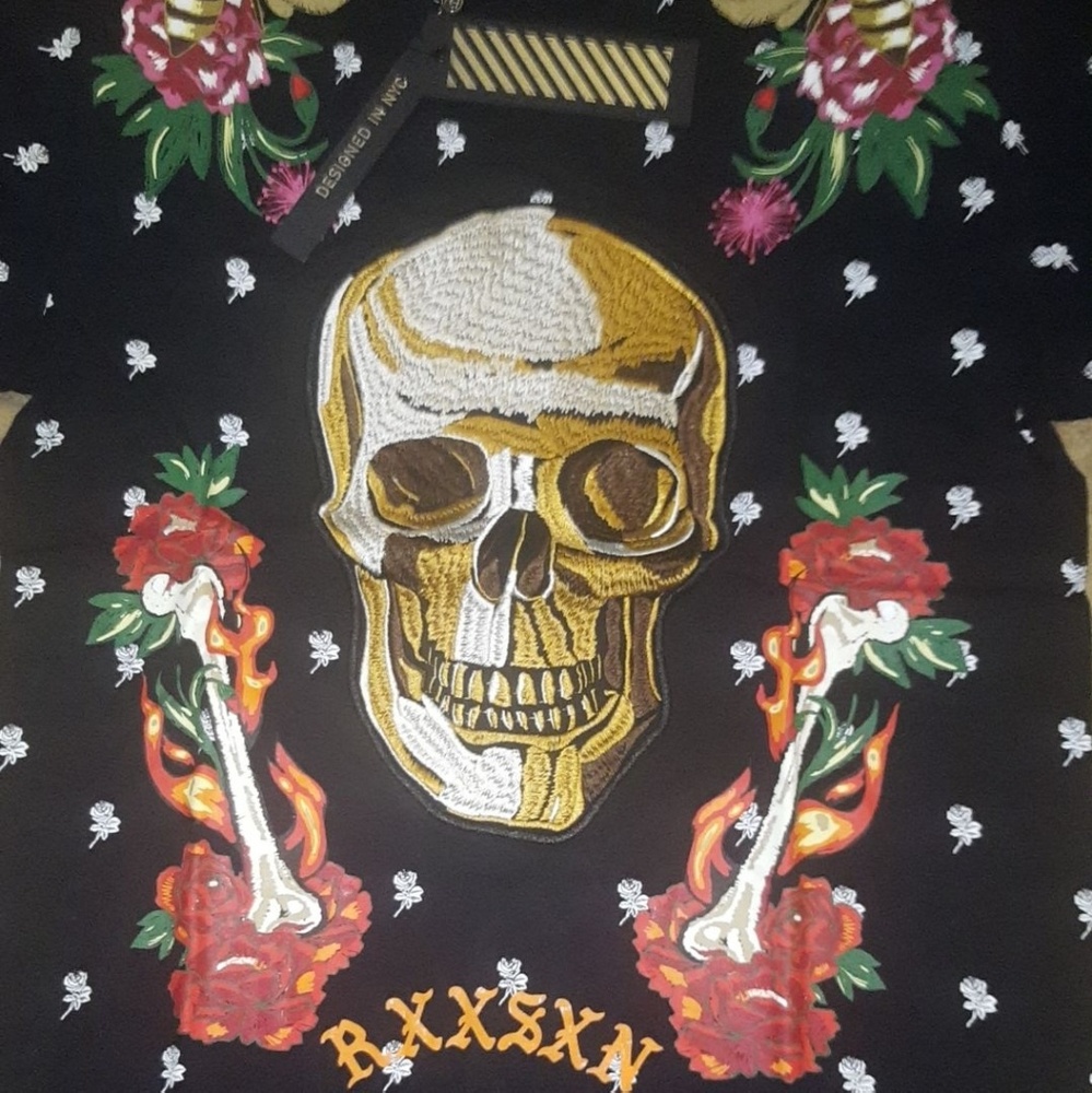 🆕️FIRE SKULL & ROSES TEE S,M - Picture 6 of 8